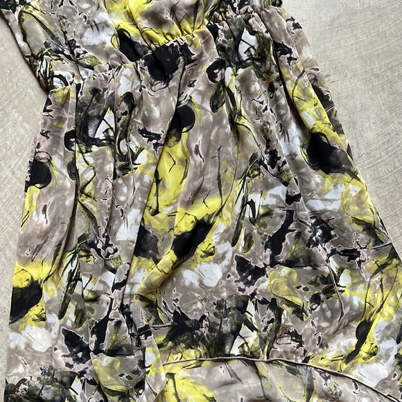 Vero Moda High Low/Tan, Black and Neon Lime Size Large p2p 18” - Picture 2 of 2